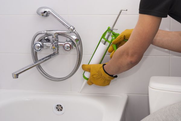 Cost of Bathtub Caulking in Sheboygan