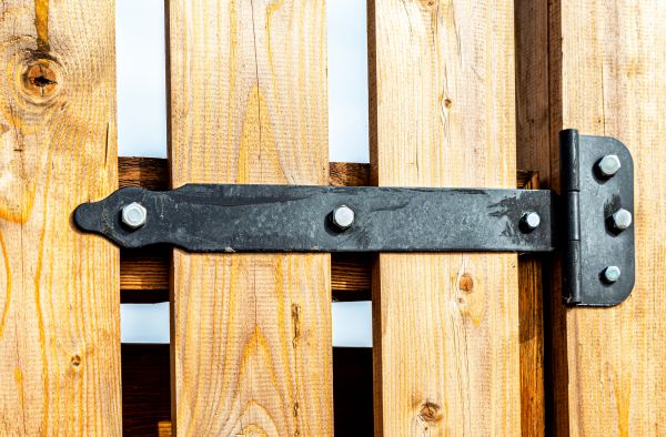 Cost of Gate Hinge Repair in Sheboygan